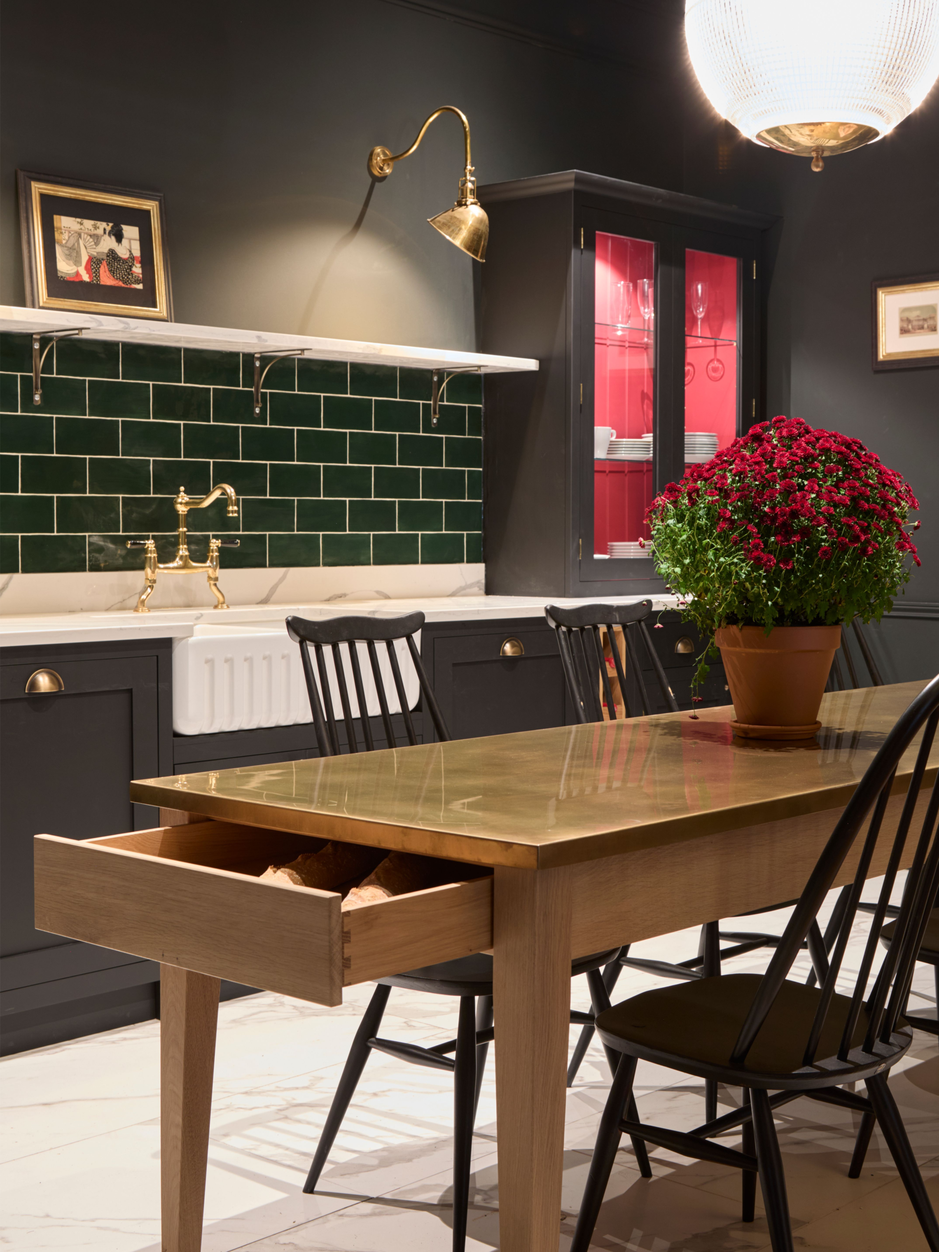 Berkshire Bronzed Brass Splashback - Image 3